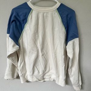 levi’s sweatshirt